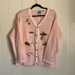 🧁🌸 Sweet sweater! Pun intended! K